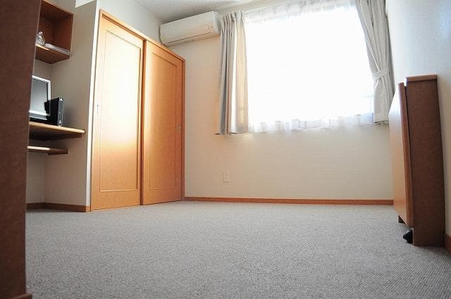 Room image 12
