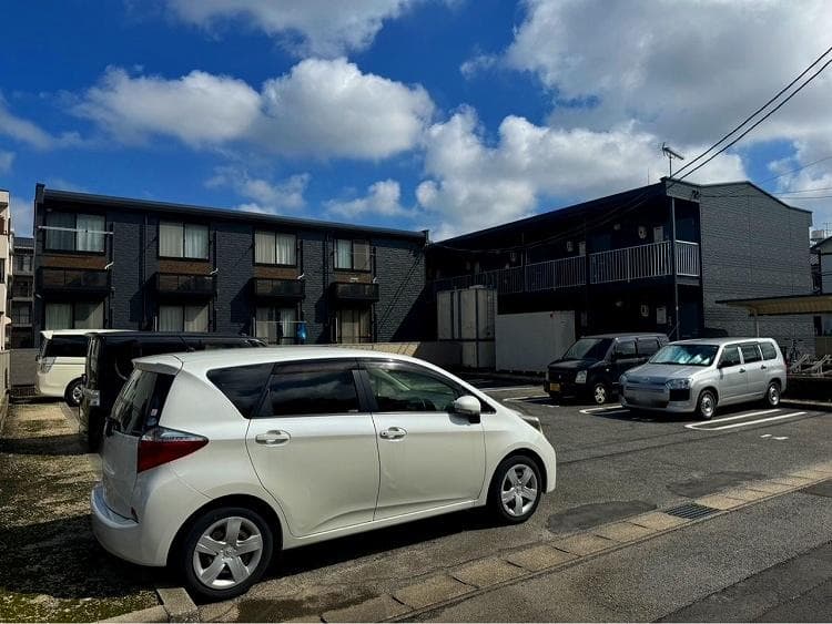 Main exterior of leopalace Miyabi