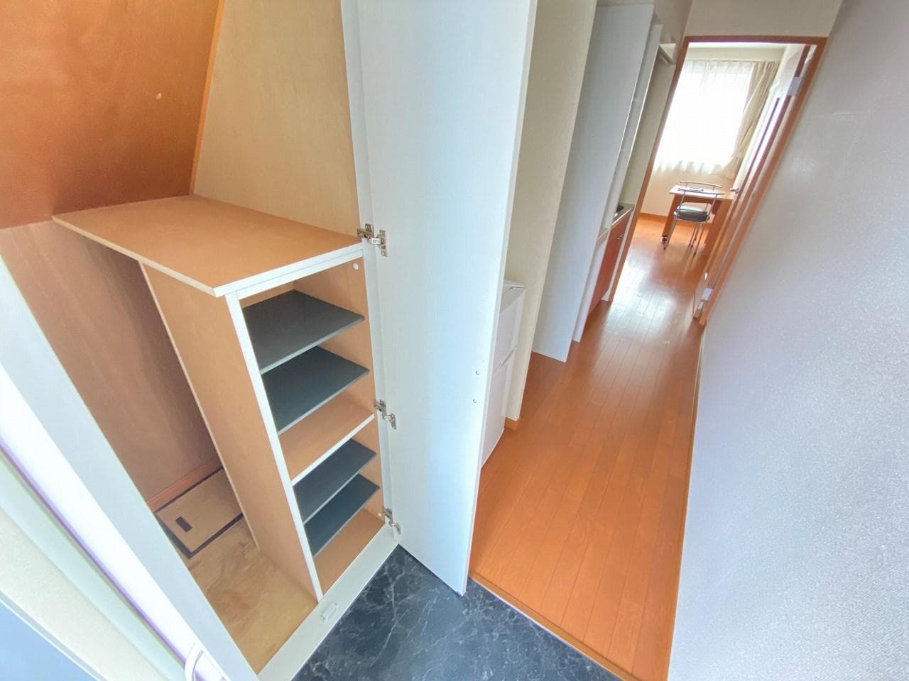 Room image 12