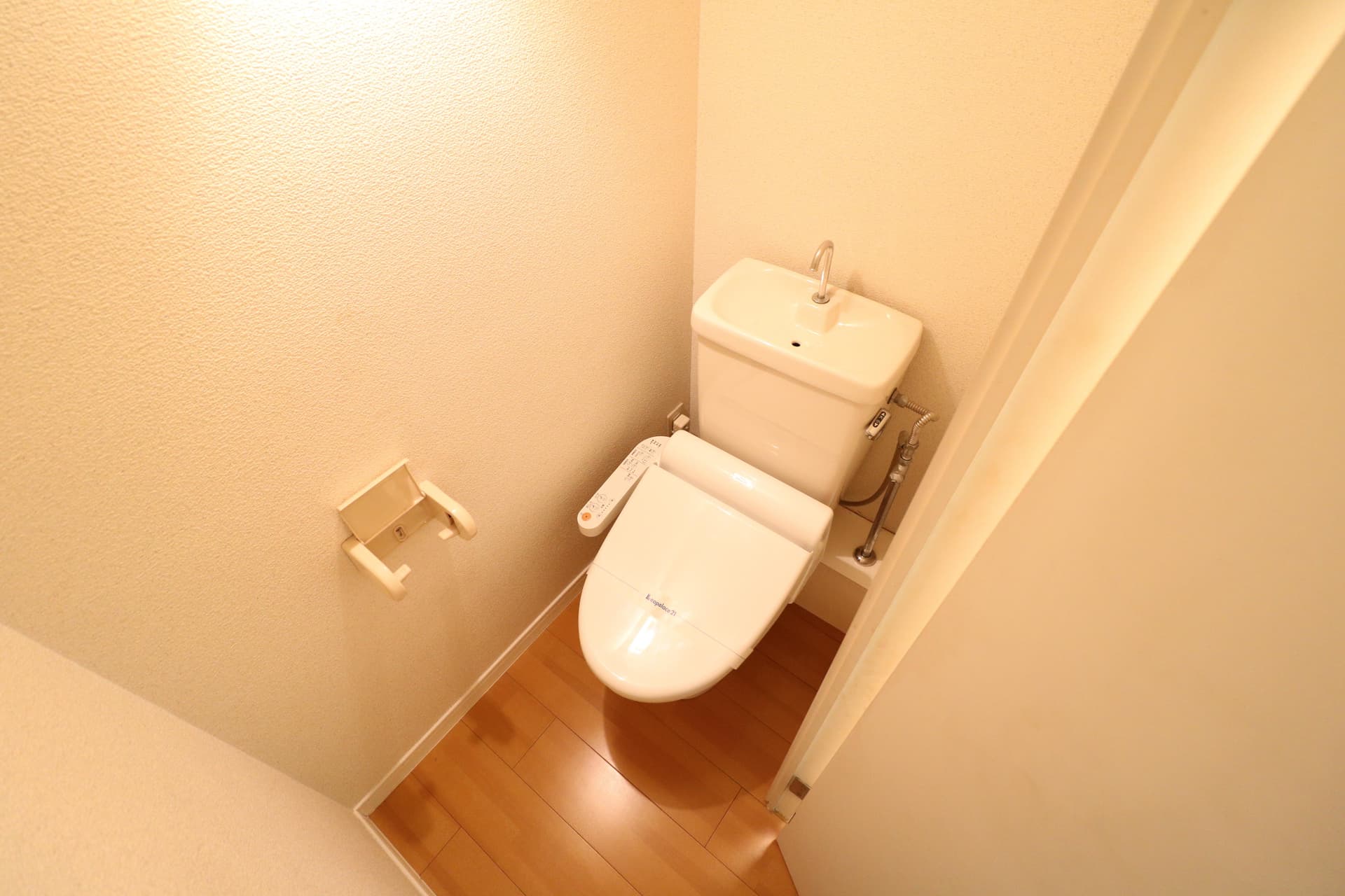 Room image 11