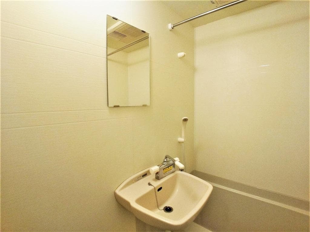 Room image 15