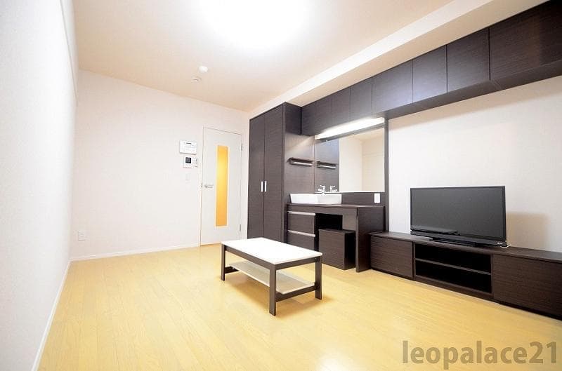 Room image 14