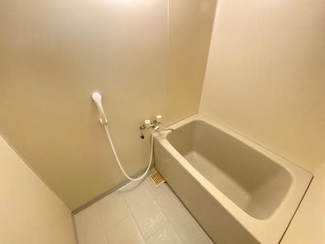 Room image 12