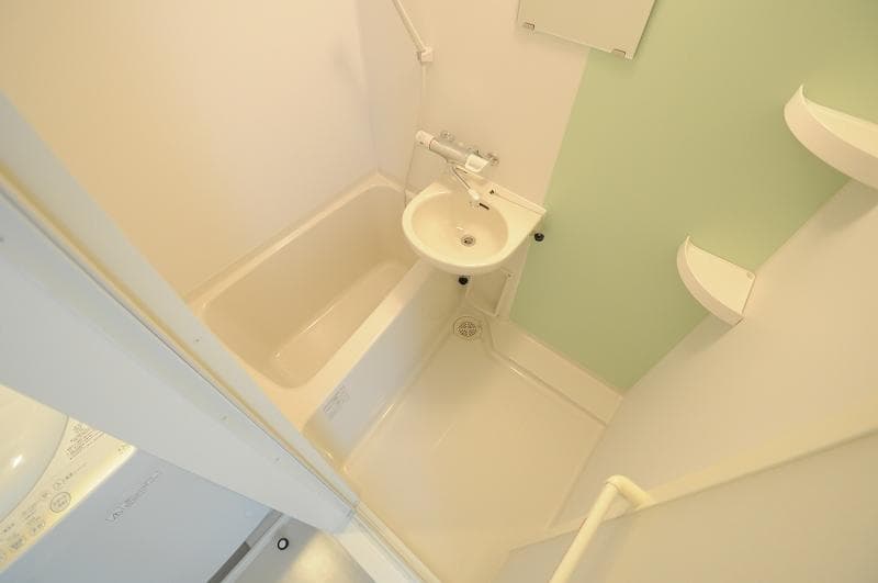 Room image 8