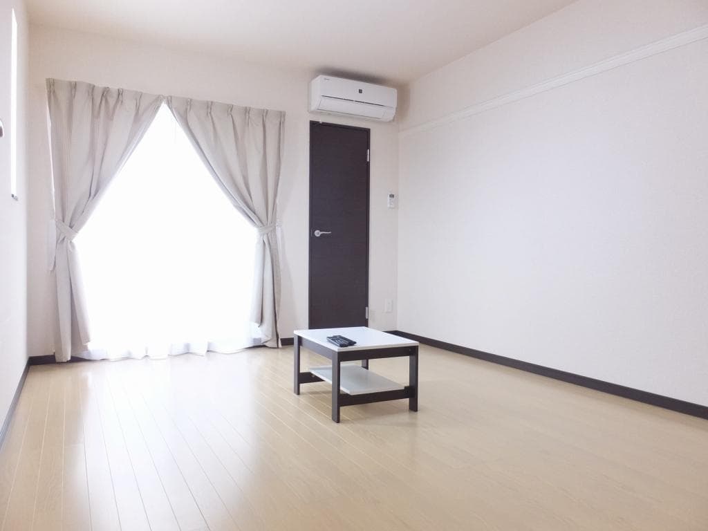 Preview interior of LEONEXT Cosmos