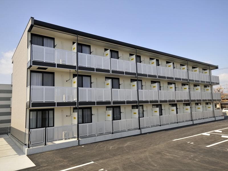 Main exterior of leopalace Sakura II