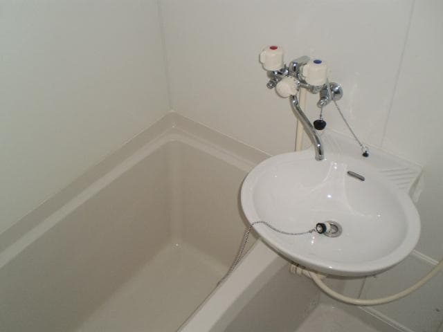 Room image 8