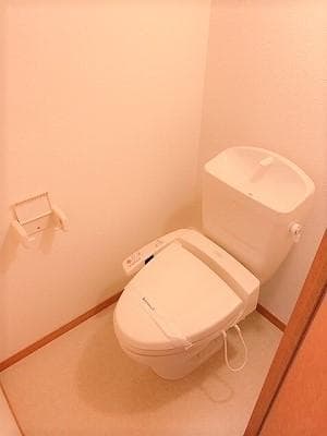 Room image 8