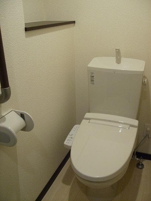 Room image 8