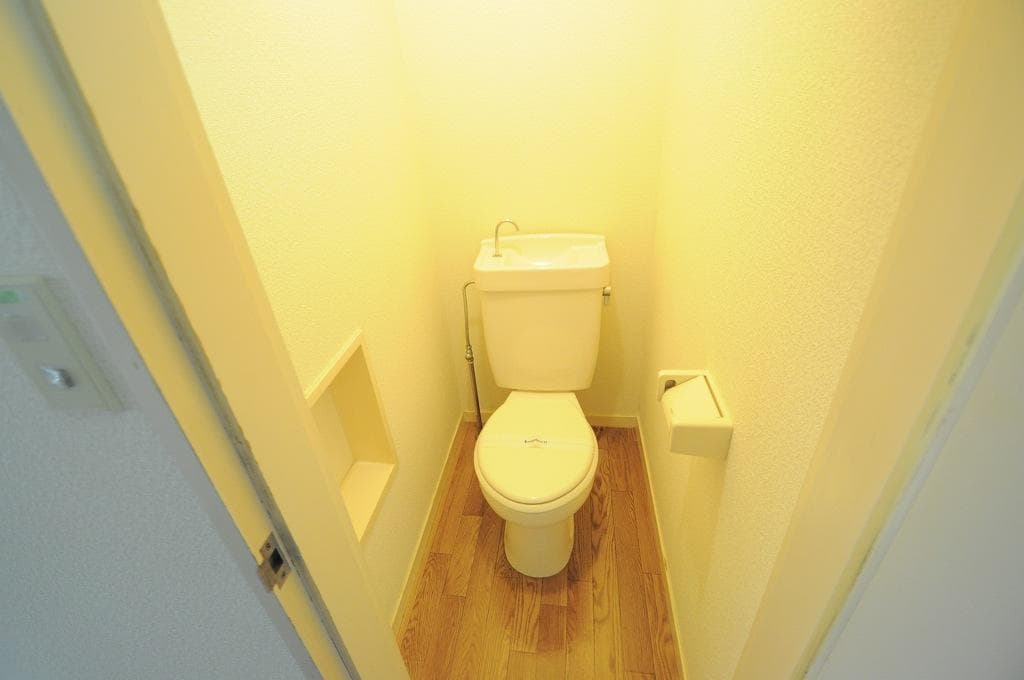 Room image 8