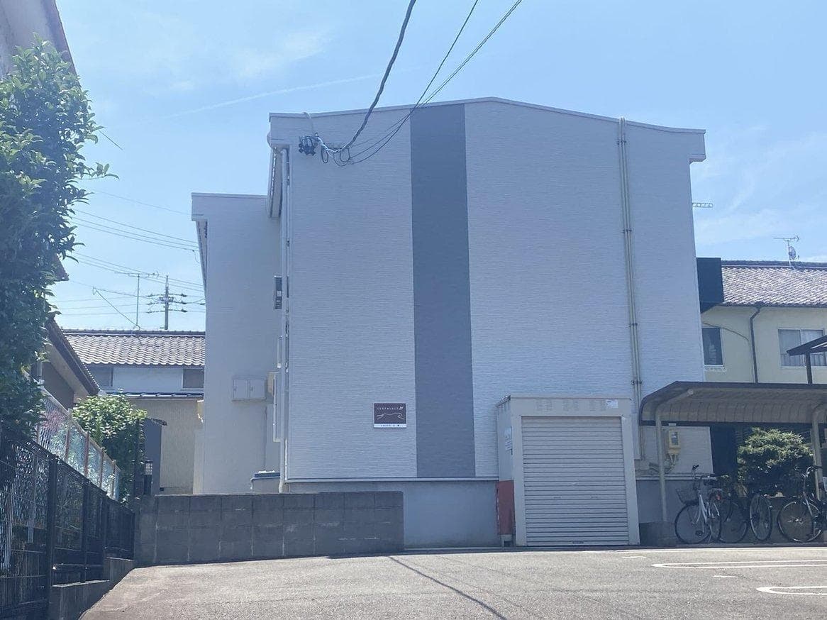 Main exterior of leopalace Tsuchihara