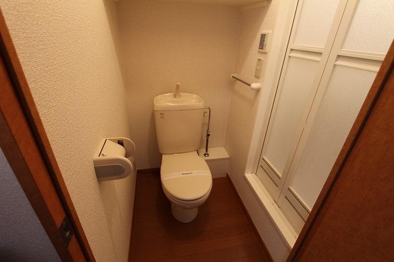 Room image 8