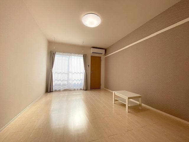 Room image 13