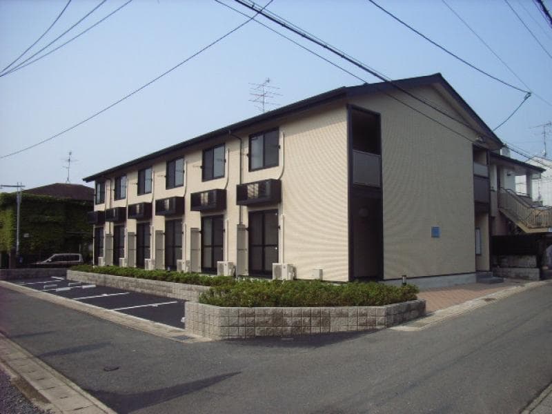 Main exterior of leopalace Narutaki