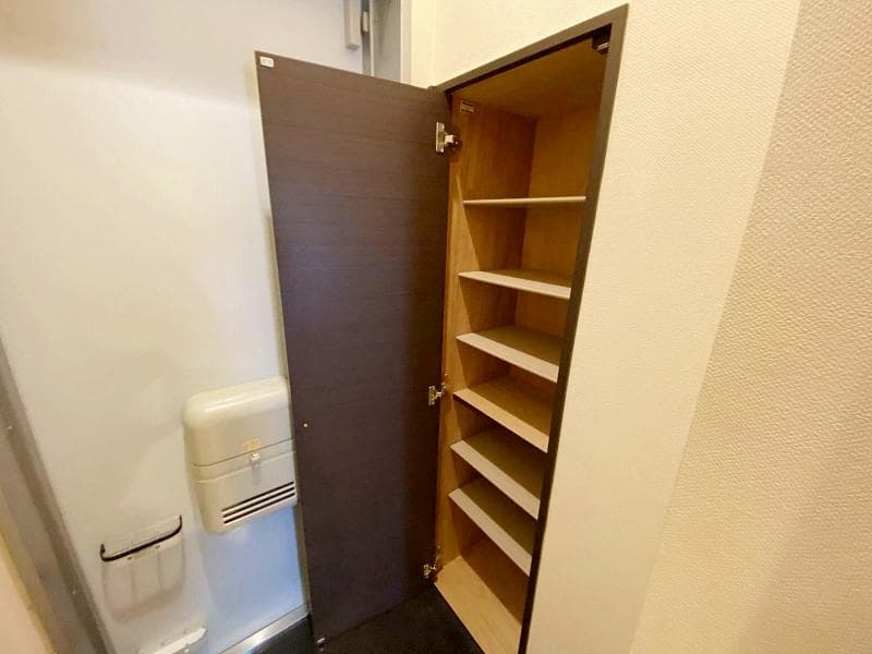 Room image 13