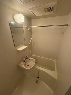 Room image 16
