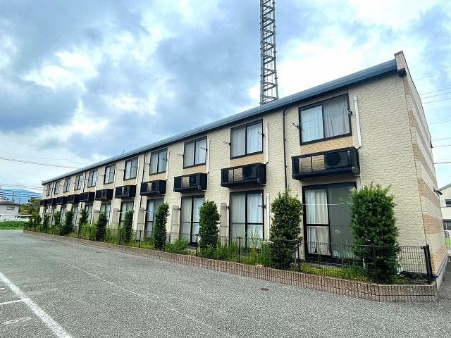 Main exterior of leopalace Iris II