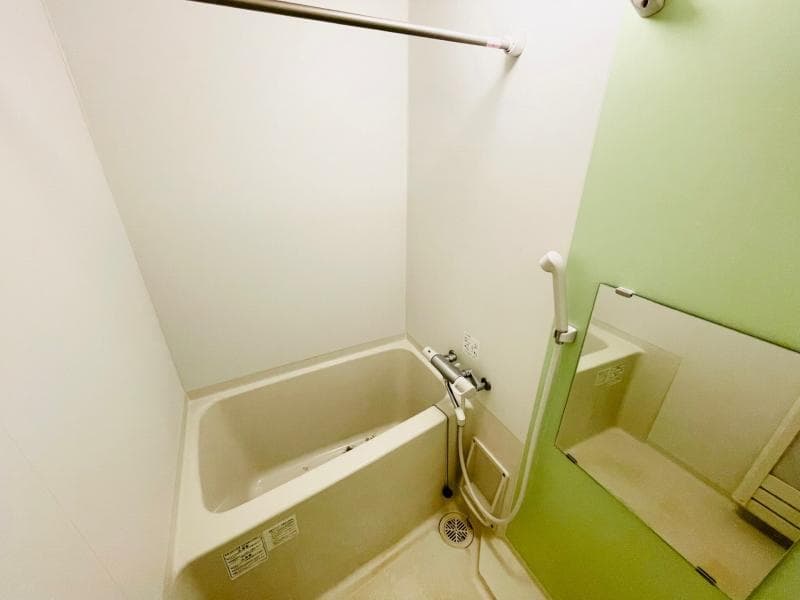 Room image 9