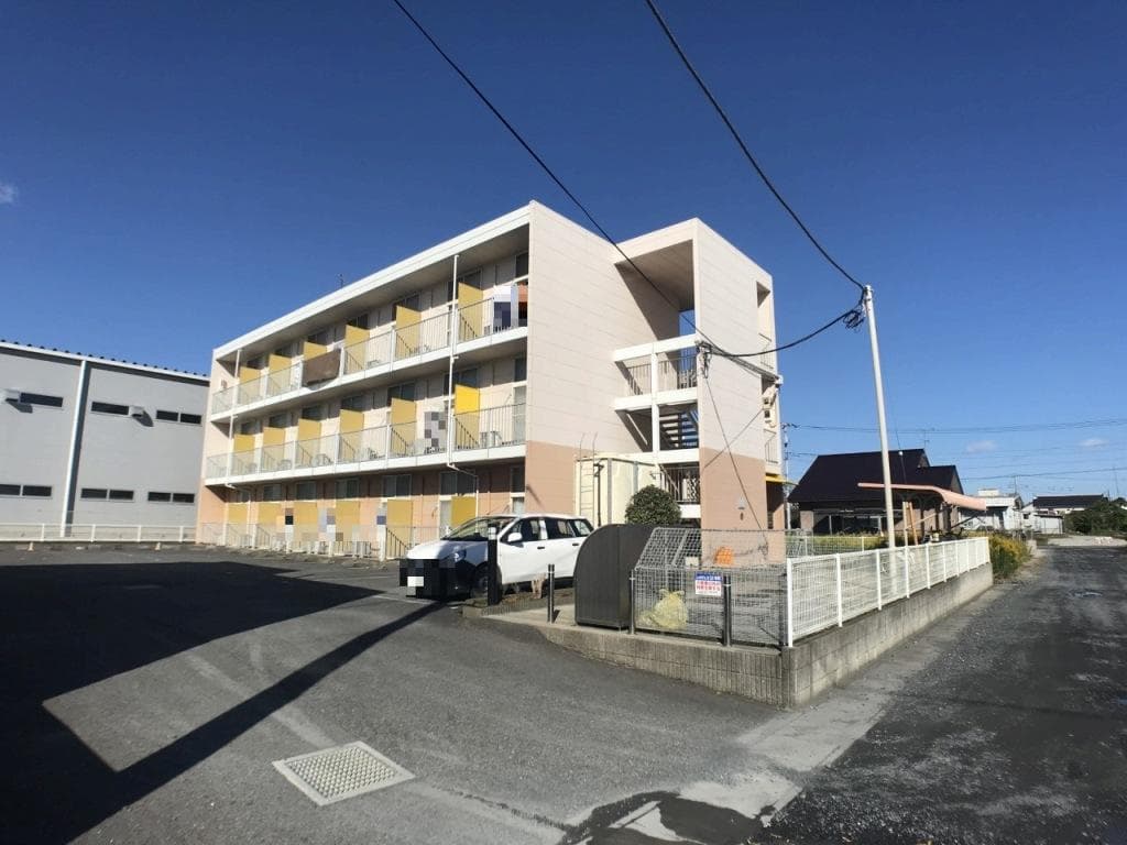 Main exterior of leopalace Y90