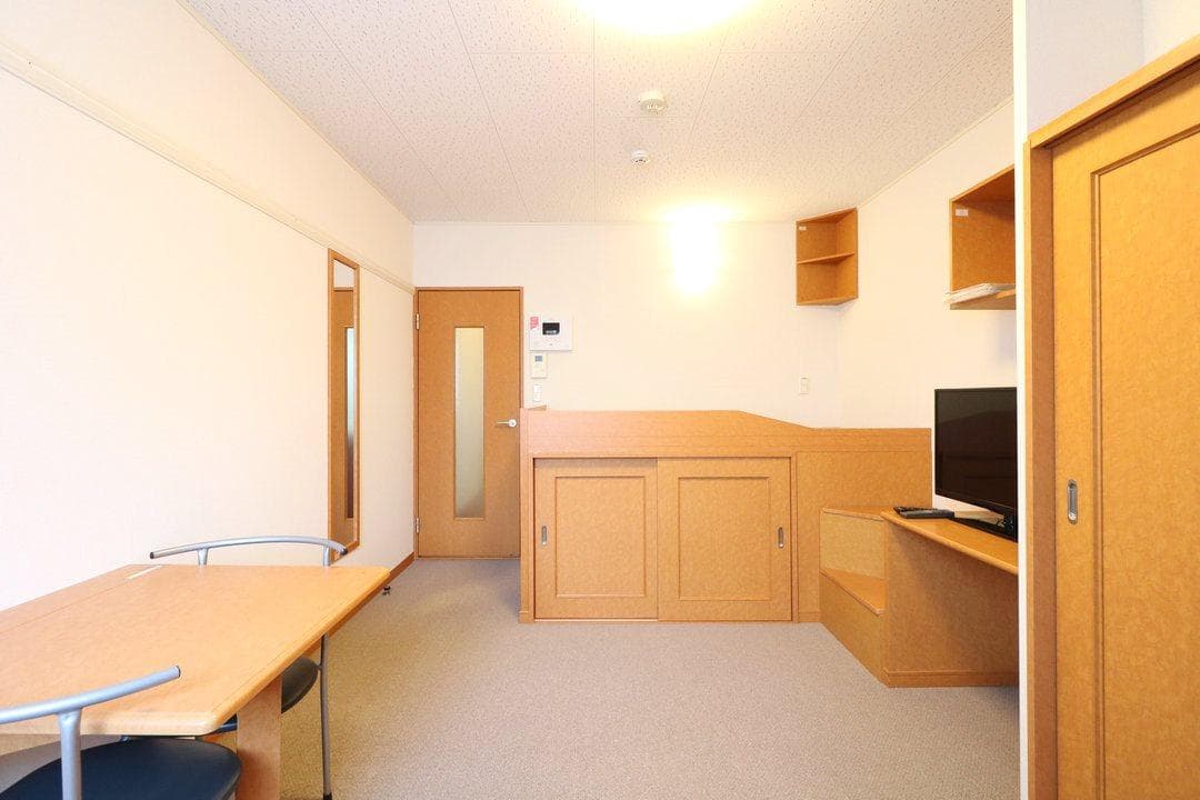Room image 16