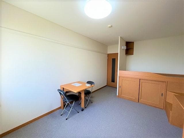 Room image 16