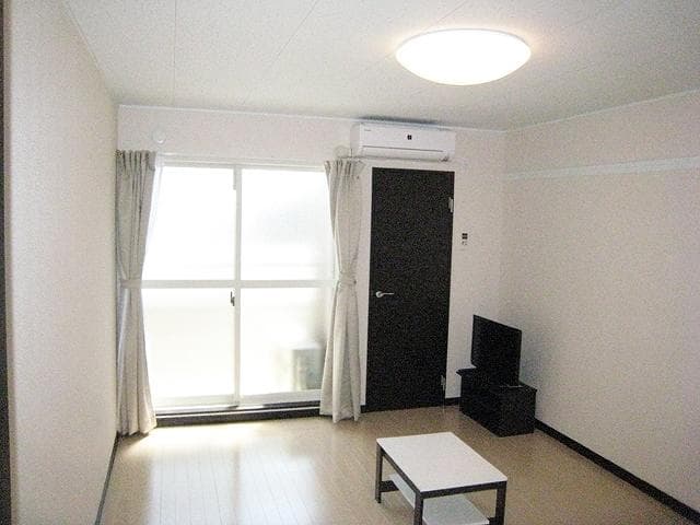 Preview interior of LEONEXT Hanyu