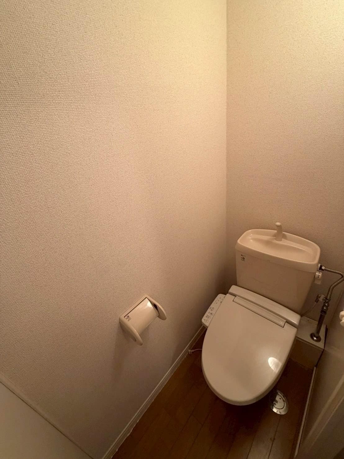 Room image 12