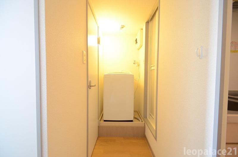 Room image 10