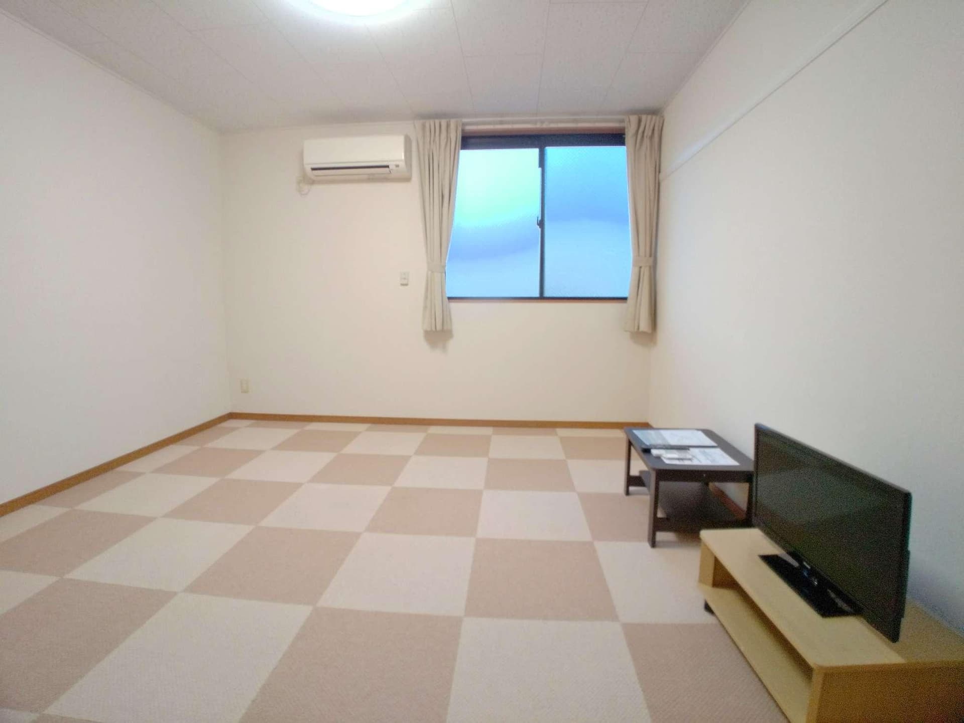 Preview interior of leopalace Sayama Ike