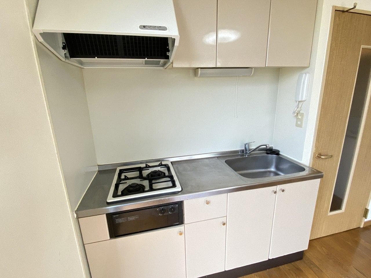 Room image 11