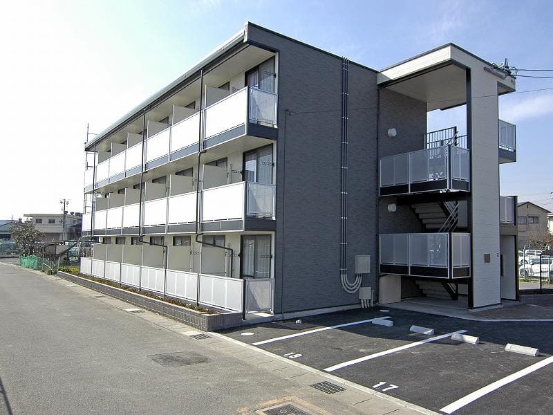 Main exterior of leopalace GOLD