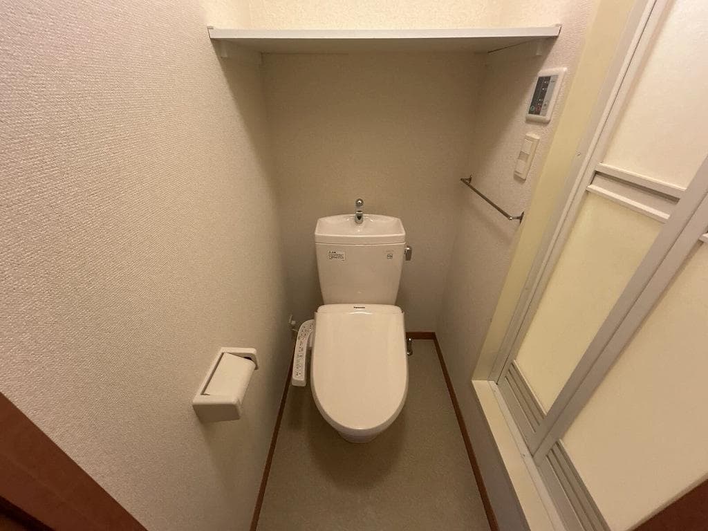 Room image 8