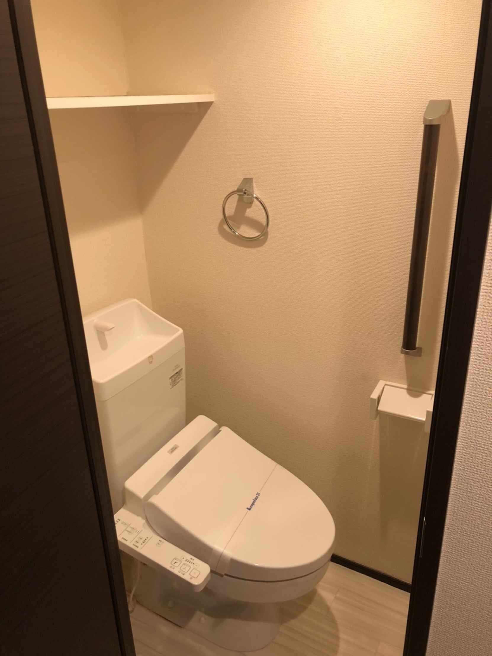 Room image 15