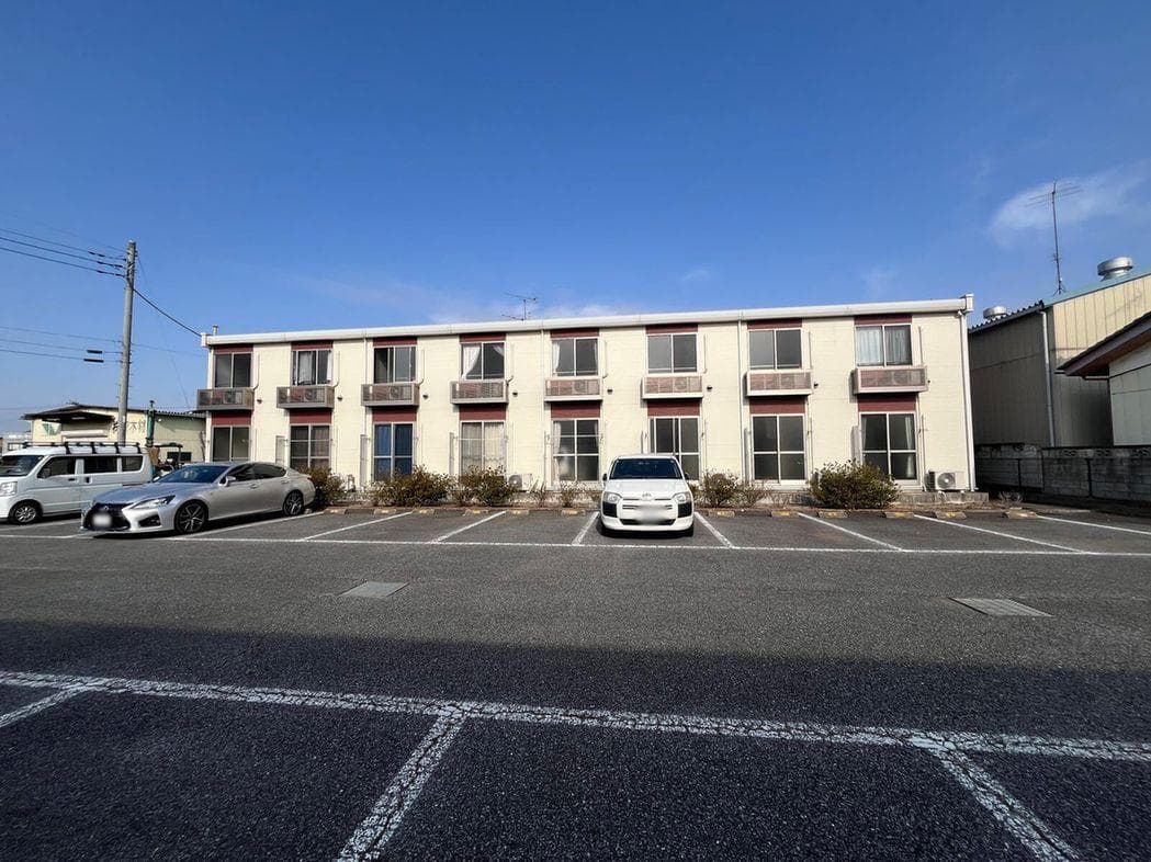 Main exterior of LEONEXT Mint