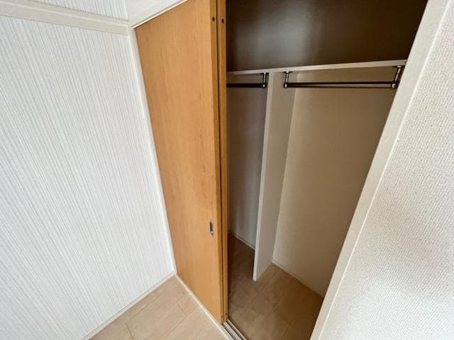 Room image 15