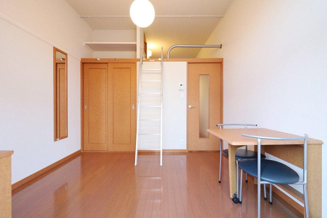 Room image 11