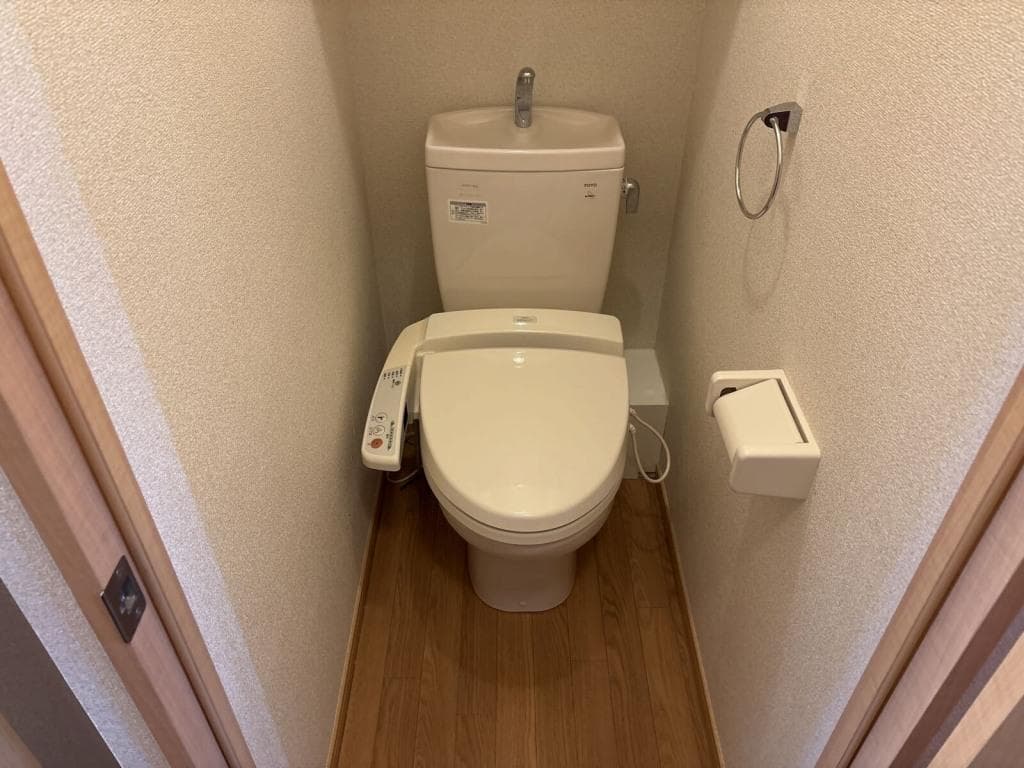 Room image 8