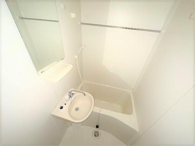 Room image 8