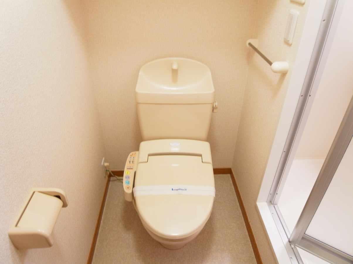 Room image 15