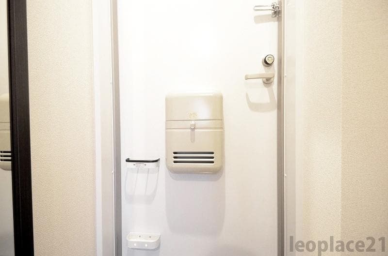 Room image 8