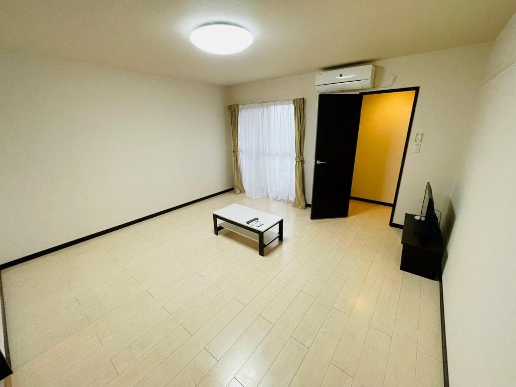 Preview interior of LEONEXT Midori