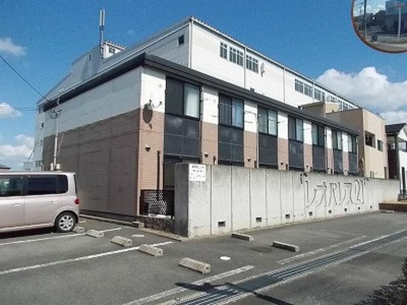 Main exterior of leopalace Sho