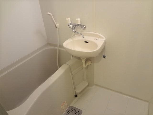 Room image 12