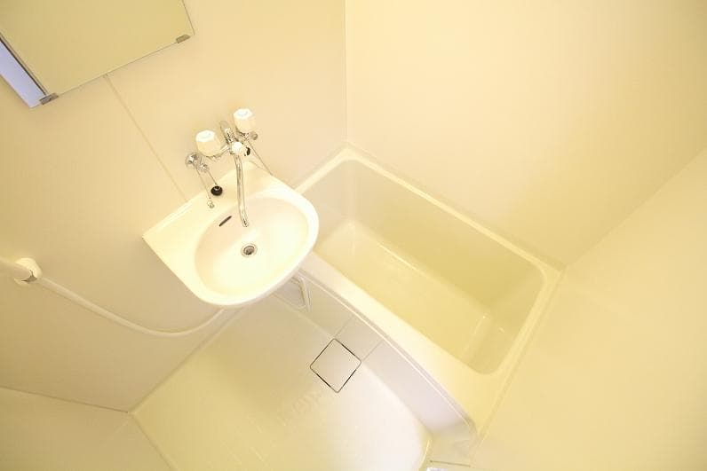 Room image 9