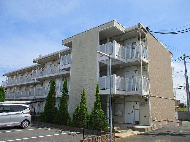 Main exterior of leopalace Namiki