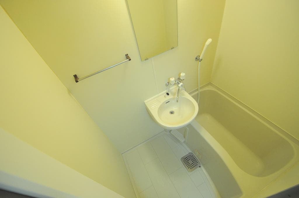Room image 13