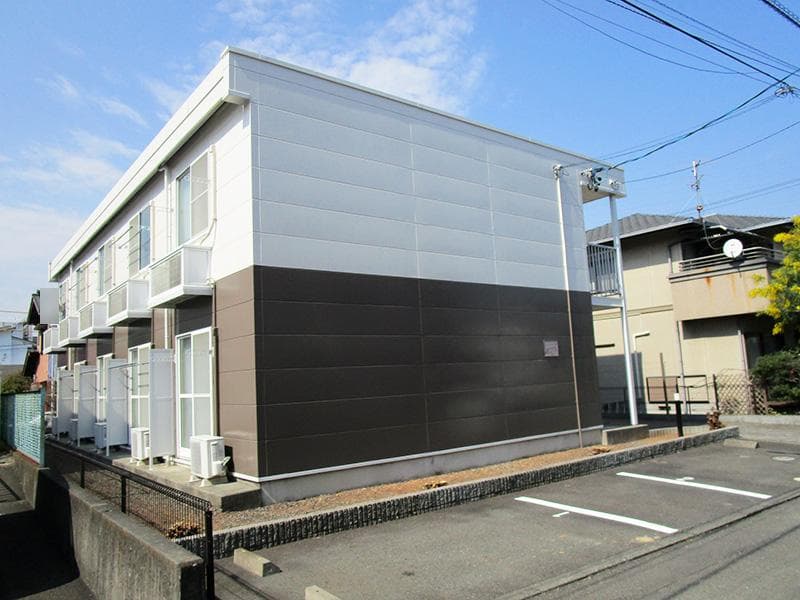 Main exterior of leopalace SHIN