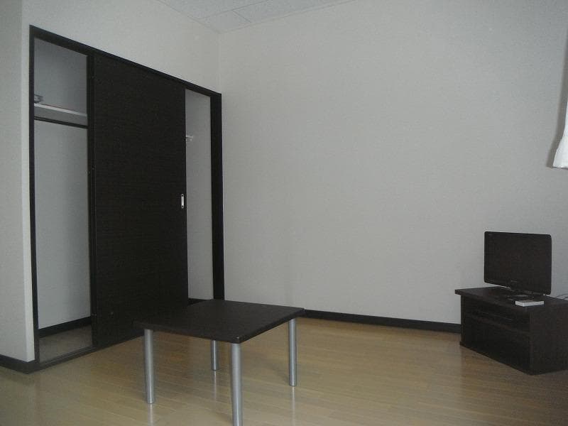 Room image 10