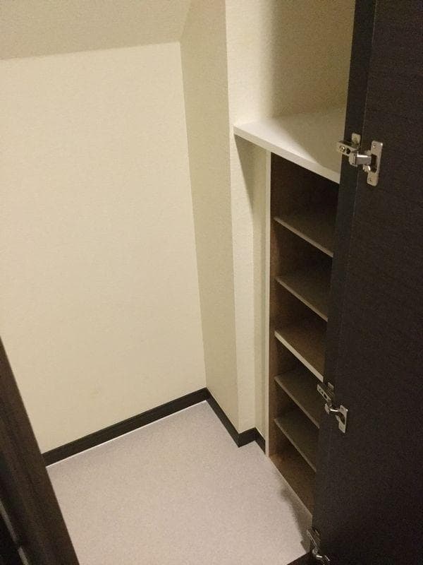 Room image 16