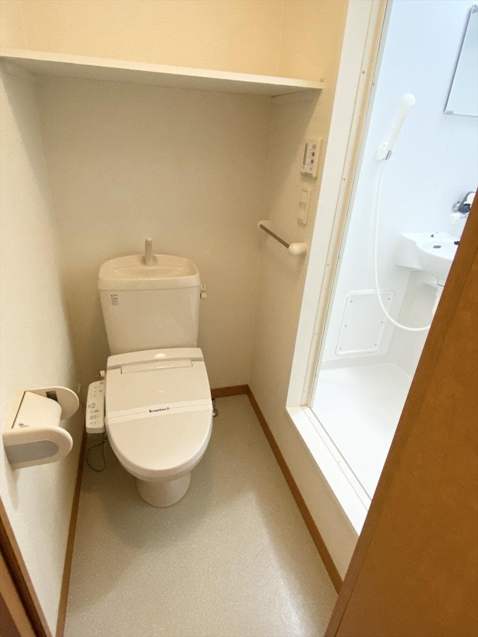 Room image 16